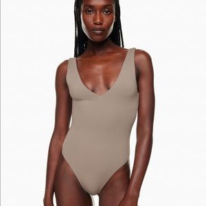 Aritzia Babaton Contour V-Neck Bodysuit